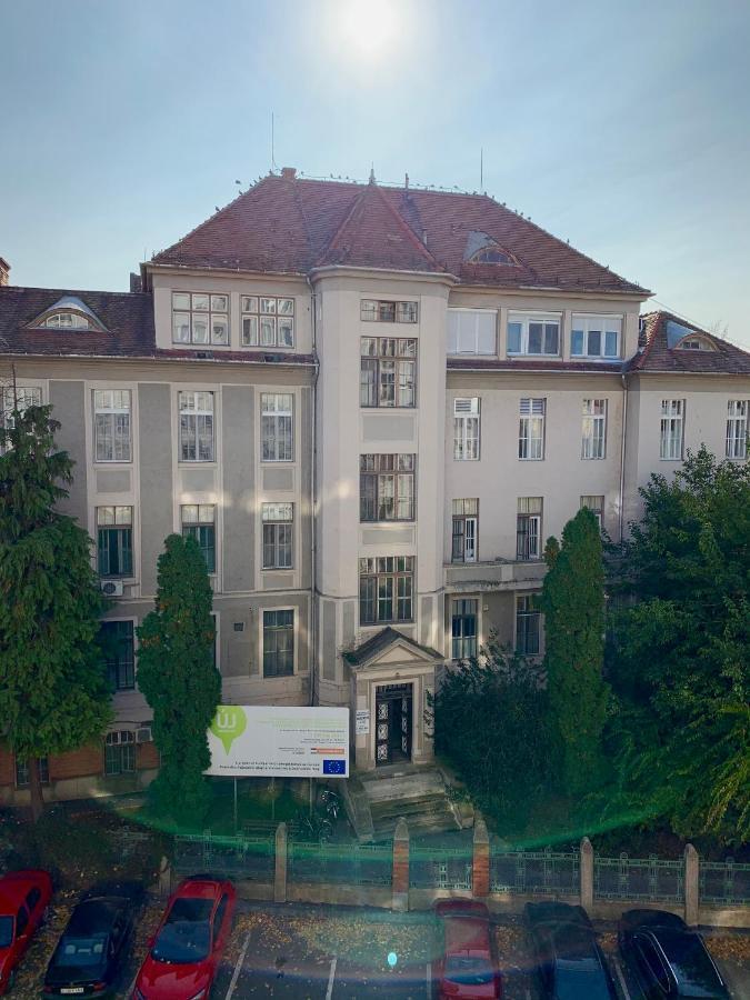Cozy Apartment In The City Centre Next To Dom Square Szeged Luaran gambar